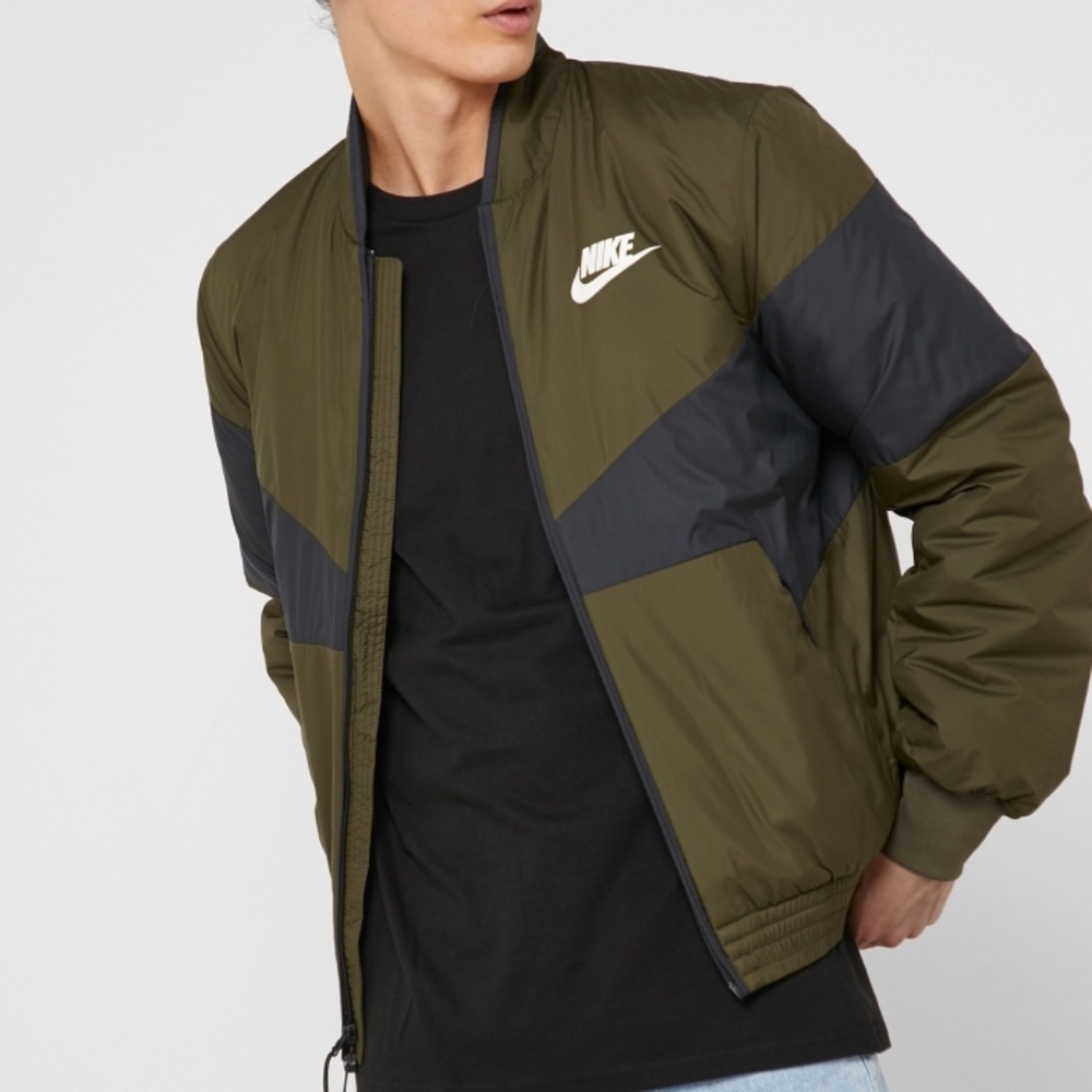 🔥🔥Nike Sportswear Men's Graphic Bomber Jacket🔥